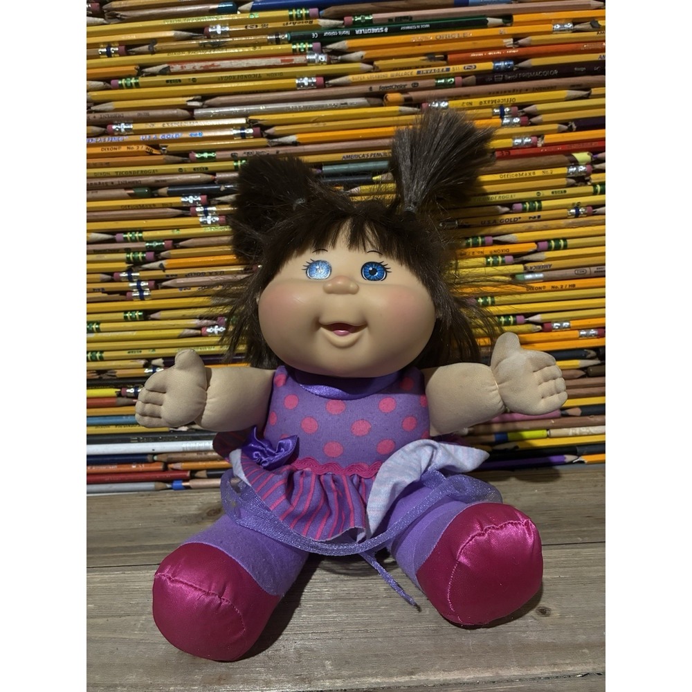 VTG 2011 Cabbage Patch Kids Sittin Pretty Tea Party Doll